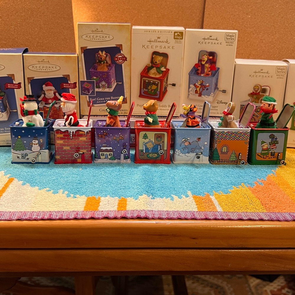 Series: Set of Hallmark “Pop Goes” 2003-2009 - Picture 9 of 14